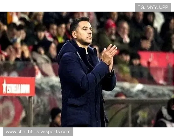 西甲教练在赛后复盘中的应对措施广受好评，西甲著名教练