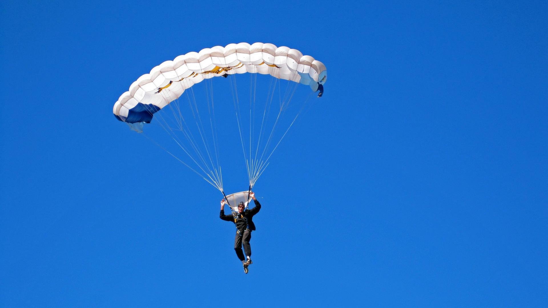 STARRYSKY SPORTS-世界田径：肯尼亚跑者屡破纪录，赛场火爆！，肯尼亚跑步冠军